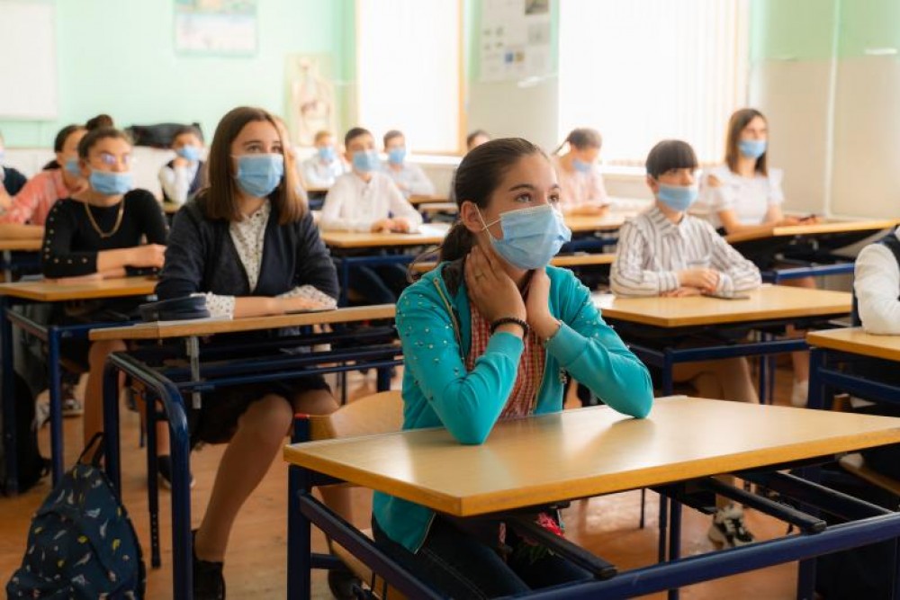ALARMANT // Aproape 1800 de copii, elevi şi studenţi sunt infectaţi cu noul coronavirus